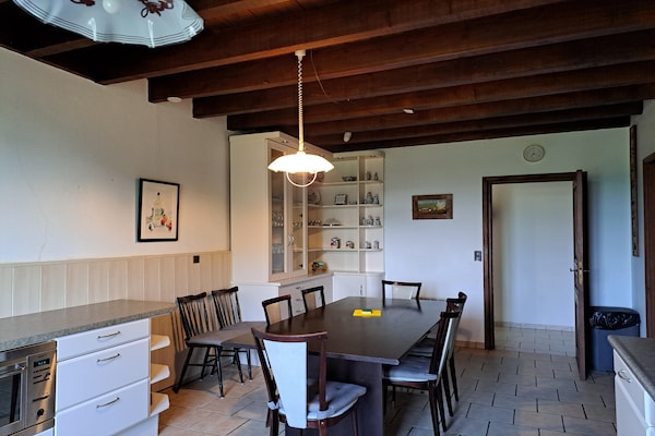 Foto van Vakantiehuis in Vieure bij meer en tuin - Vakantiehuis in Vieure - DiningRoom