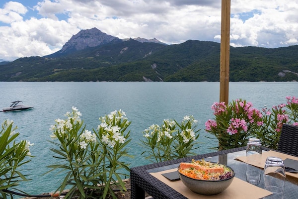 Foto van Verblijf aan het meer van Chorges met open haard - Vakantiehuis in Chorges - ParkFacilities