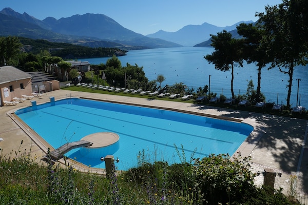 Foto van Verblijf aan het meer van Chorges met open haard - Vakantiehuis in Chorges - PoolOfHouse