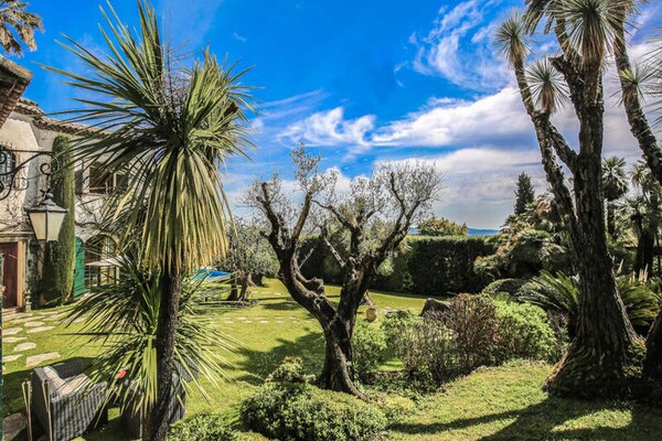 Foto van Villa in Grasse met historische tuin - Vakantiehuis in Grasse - Untagged
