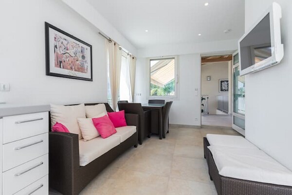 Foto van Luxe villa in Juan-les-Pins - Vakantiehuis in Juan-les-Pins - LivingRoom