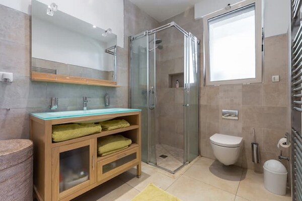 Foto van Luxe villa in Juan-les-Pins - Vakantiehuis in Juan-les-Pins - BathRoom