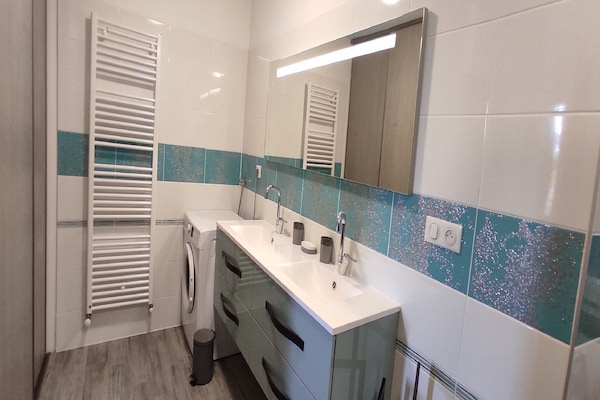 Foto van Gerenoveerde boerderij-ontsnapping - Vakantiehuis in Sanilhac - BathRoom