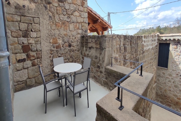 Foto van Gerenoveerde boerderij-ontsnapping - Vakantiehuis in Sanilhac - TerraceBalcony