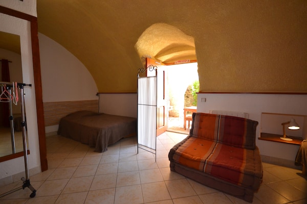 Foto van Garrigue-schuilplaats in Lanas - Vakantiehuis in Lanas - BedRoom