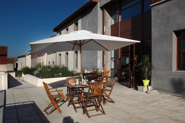 Foto van Modern appartement nabij Carcassonne - Vakantiehuis in Carcassonne - TerraceBalcony