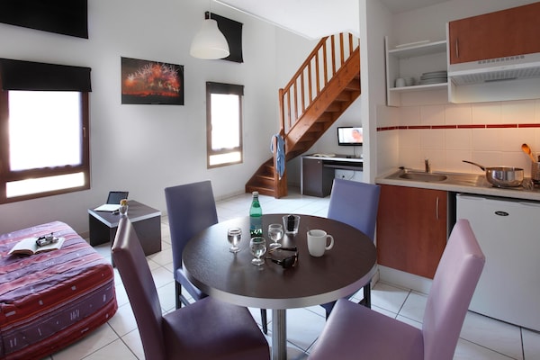 Foto van Modern appartement nabij Carcassonne - Vakantiehuis in Carcassonne - DiningRoom