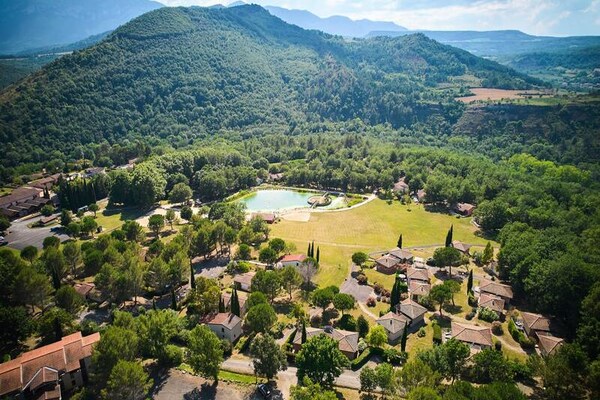 Foto van Villa in de Pyreneeën met zwembad en terras - Vakantiehuis in QUILLAN - Untagged