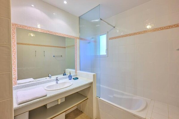 Foto van Villa in de Pyreneeën met zwembad en terras - Vakantiehuis in QUILLAN - Untagged