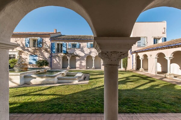 Foto van Charmante Provençaalse villa in Noves - Vakantiehuis in Noves - GardenSummer