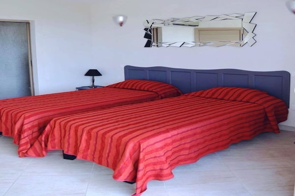 Foto van Moderne familievilla met zwembad - Vakantiehuis in Solenzara - BedRoom