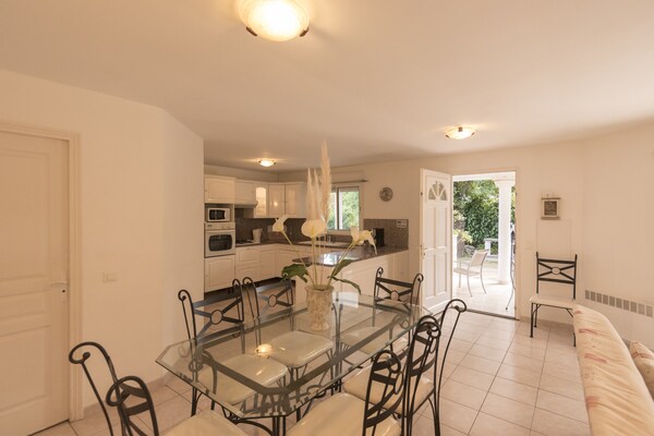 Foto van Villa in Moriani-Plage bij Strand - Vakantiehuis in Moriani-Plage - DiningRoom