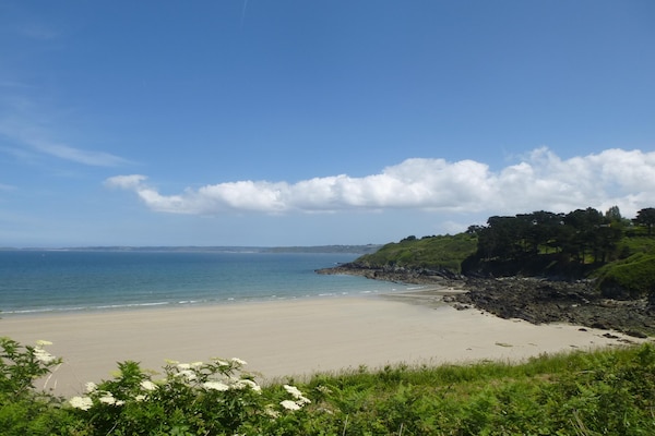 Foto van Verblijf in Brittany House van St Michel - Vakantiehuis in Ploumilliau - AreaSummer20KM