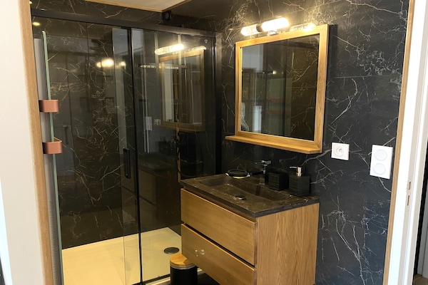 Foto van Premium Vakantiehuis, Roze Granietkust - Vakantiehuis in Perros-Guirec - BathRoom