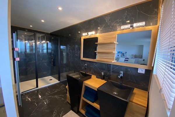 Foto van Premium Vakantiehuis, Roze Granietkust - Vakantiehuis in Perros-Guirec - BathRoom