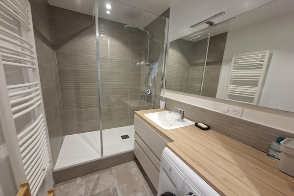 Foto van 100 meter van het zandstrand in Plougonvelin. - Vakantiehuis in Plougonvelin - BathRoom