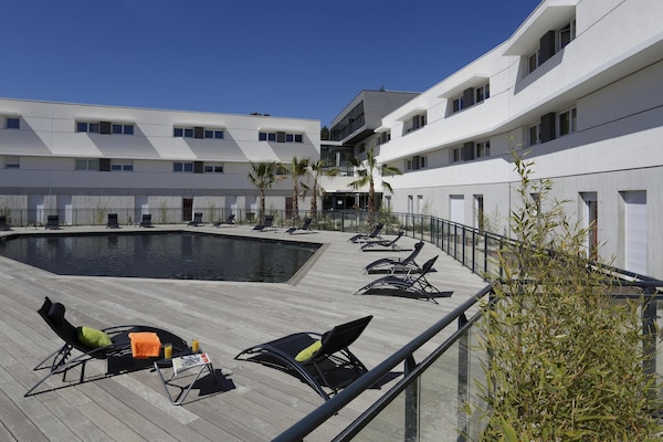 Foto van Toegang tot de stad Verblijf in de buurt van Montpellier - ExteriorSummer