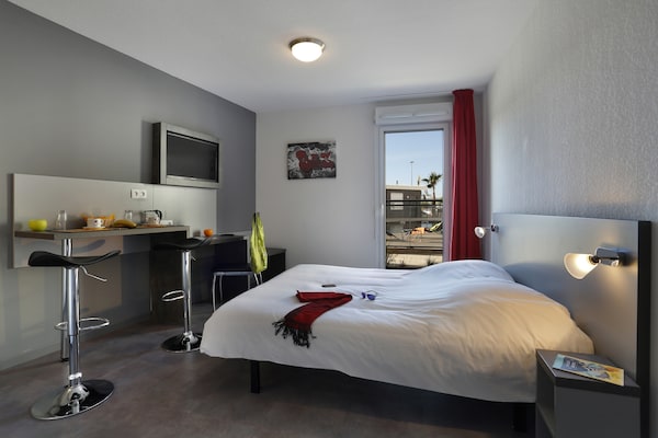 Foto van Toegang tot de stad Verblijf in de buurt van Montpellier - BedRoom