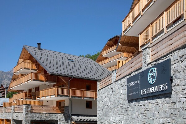 Foto van Premium appartement in Vaujany - Vakantiehuis in VAUJANY - ExteriorSummer