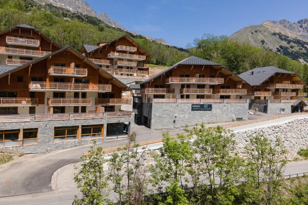 Foto van Premium appartement in Vaujany - Vakantiehuis in VAUJANY - ExteriorSummer