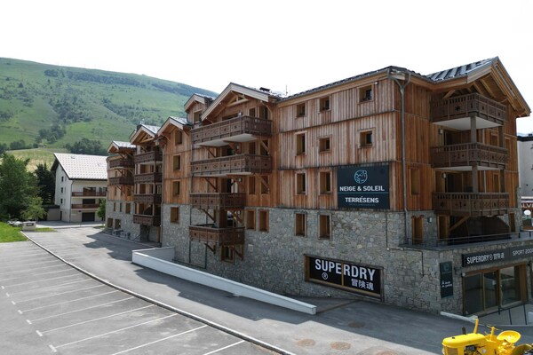 Foto van Appartement in Les Deux Alpes bij Skipistes - Vakantiehuis in Les Deux Alpes - ExteriorSummer