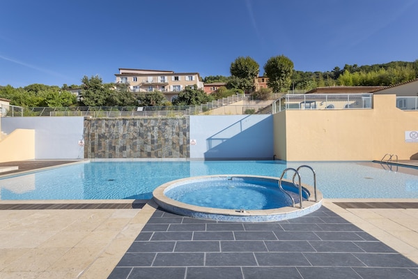 Foto van Provençaals familieappartement voor 6 personen - Vakantiehuis in CALLIAN (VAR) - PoolOfHouse