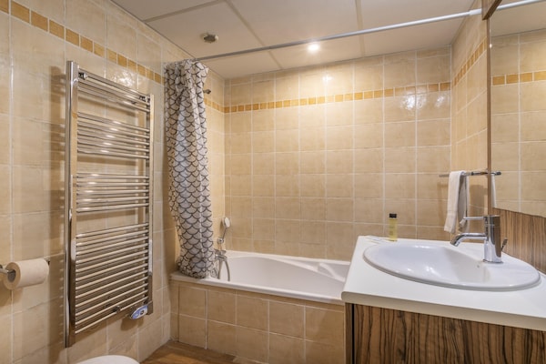 Foto van Provençaals familieappartement voor 6 personen - Vakantiehuis in CALLIAN (VAR) - BathRoom