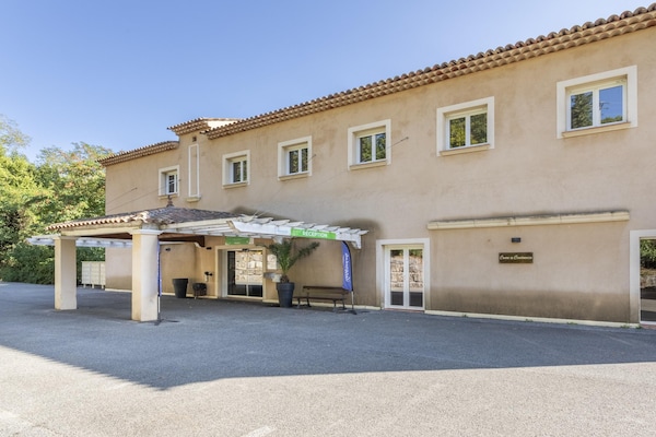 Foto van Provençaals familieappartement voor 6 personen - Vakantiehuis in CALLIAN (VAR) - ExteriorSummer