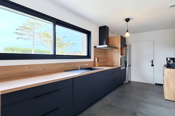 Foto van Normandy Beach Retreat - Vakantiehuis in Saint-Germain-sur-Ay - Kitchen