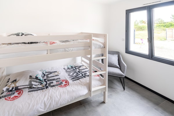 Foto van Normandy Beach Retreat - Vakantiehuis in Saint-Germain-sur-Ay - BedRoom