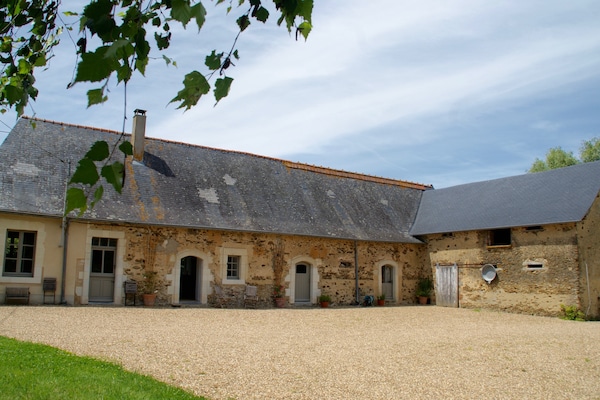 Foto van Vakantiehuis in Angers met privétuin - Vakantiehuis in Saint Laurent-des-Mortiers - ExteriorSummer