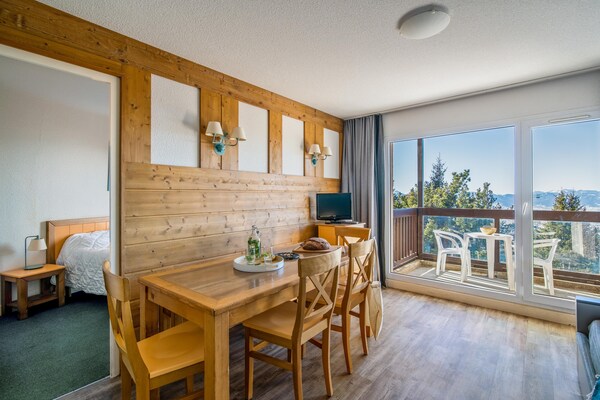 Foto van Premium Cerdagne-appartement voor 6 personen - Vakantiehuis in Font Romeu Ermitage - DiningRoom