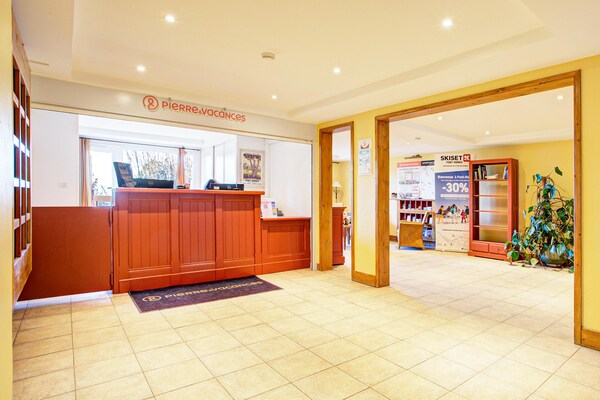 Foto van Premium Cerdagne-appartement voor 6 personen - Vakantiehuis in Font Romeu Ermitage - HallReception