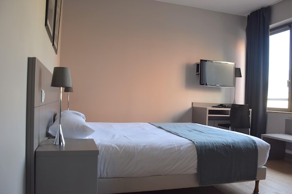 Foto van Modern Couple verblijft in Lyon Docklands - Vakantiehuis in Lyon - BedRoom