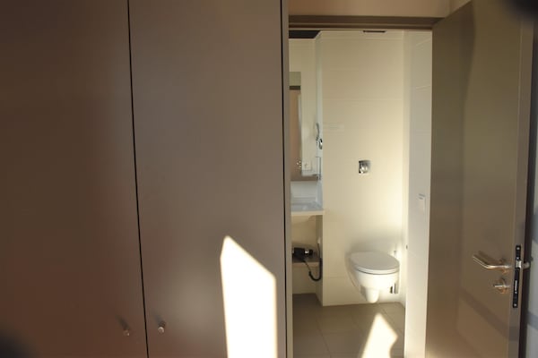 Foto van Modern Couple verblijft in Lyon Docklands - Vakantiehuis in Lyon - BathRoom