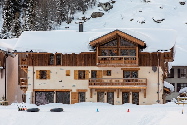Foto van Alpenchalet met spa en huisdieren - Vakantiehuis in Champagny en Vanoise - ExteriorWinter