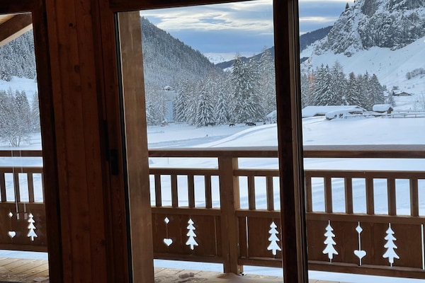 Foto van Alpenchalet met spa en huisdieren - Vakantiehuis in Champagny en Vanoise - TerraceBalcony