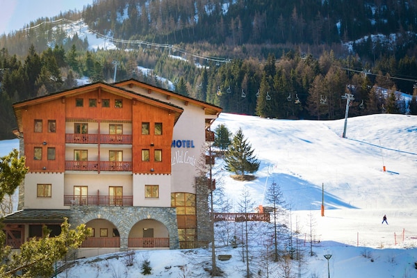 Foto van Premium familiehub voor vijf personen - Vakantiehuis in LANSLEBOURG - ExteriorWinter