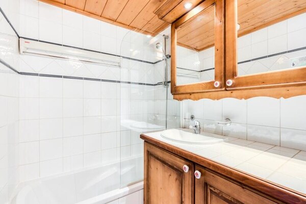 Foto van Vakantiehuis in Alpen met Zwembad & Spa - Vakantiehuis in Arâches-la-Frasse - 