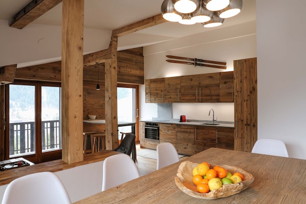 Foto van Modern vakantieverblijf in Chamonix met balkon - Vakantiehuis in Chamonix-Mont-Blanc - DiningRoom