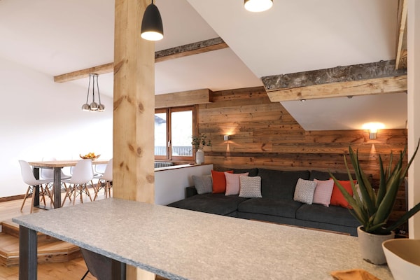 Foto van Modern vakantieverblijf in Chamonix met balkon - Vakantiehuis in Chamonix-Mont-Blanc - LivingRoom