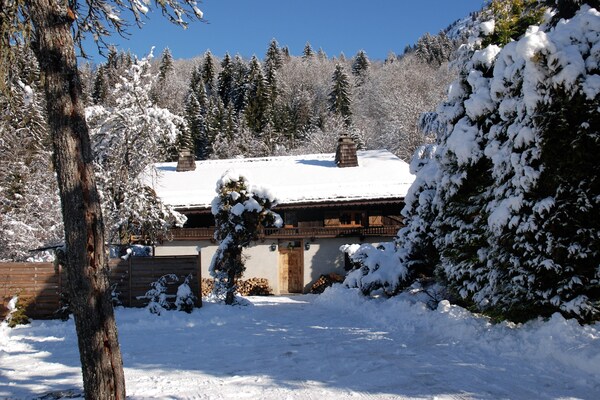 Foto van Chalet in Rhone-Alpes bij Skilift - Vakantiehuis in Les Houches - LivingRoom
