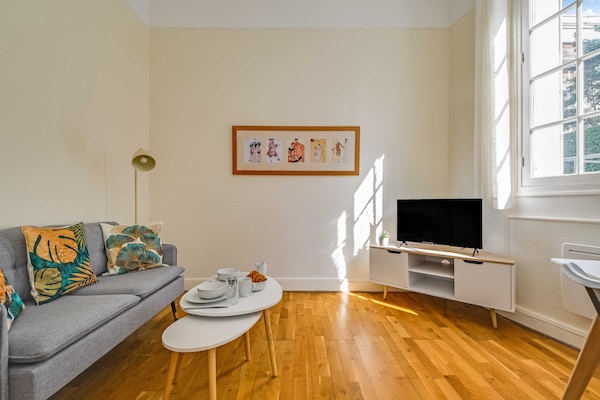 Foto van 1BDR/2P Apt - in de buurt van Monceau en Arc de Triomphe - Untagged