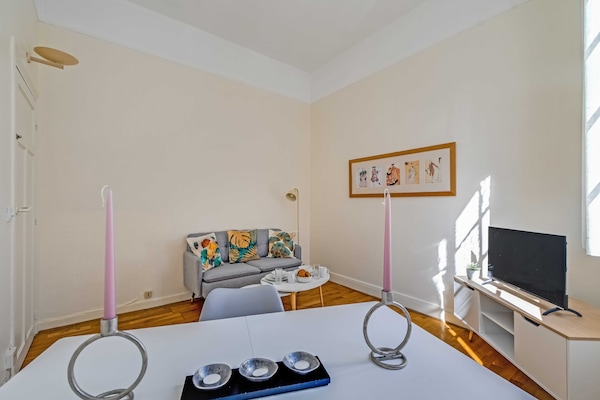 Foto van 1BDR/2P Apt - in de buurt van Monceau en Arc de Triomphe - Untagged
