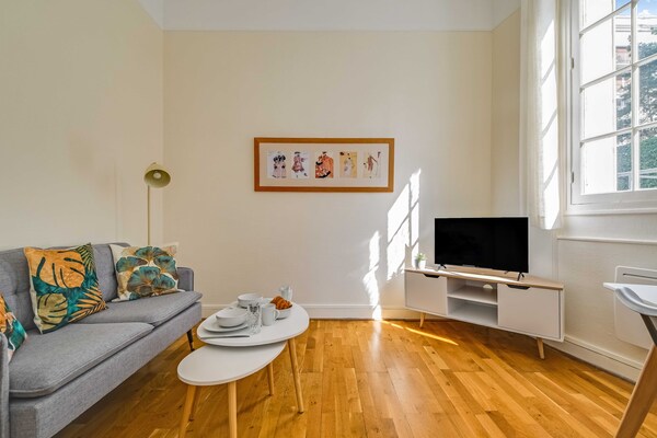 Foto van 1BDR/2P Apt - in de buurt van Monceau en Arc de Triomphe - Untagged