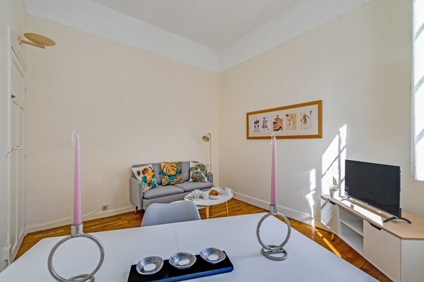 Foto van 1BDR/2P Apt - in de buurt van Monceau en Arc de Triomphe - Untagged