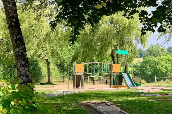 Foto van Toegankelijk familiehuisje voor 6 - Vakantiehuis in Moutiers-Sous-Chantemerle - ExteriorSummer