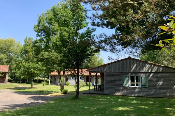 Foto van Toegankelijk familiehuisje voor 6 - Vakantiehuis in Moutiers-Sous-Chantemerle - ExteriorSummer