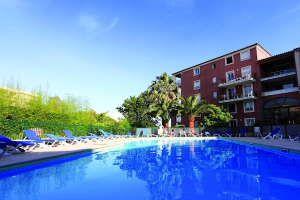 Foto van Provençaalse oase voor zes personen - Vakantiehuis in Sainte Maxime - ExteriorSummer