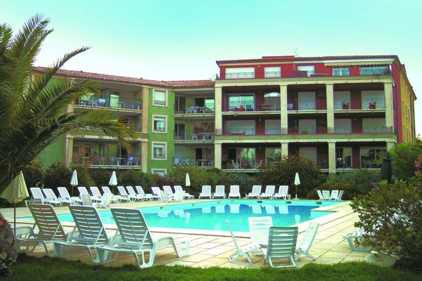 Foto van Provençaalse oase voor zes personen - Vakantiehuis in Sainte Maxime - ExteriorSummer